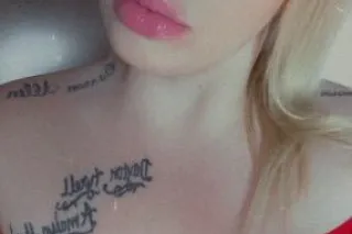 Juicy Delicious New Blonde Bom... - Image 1